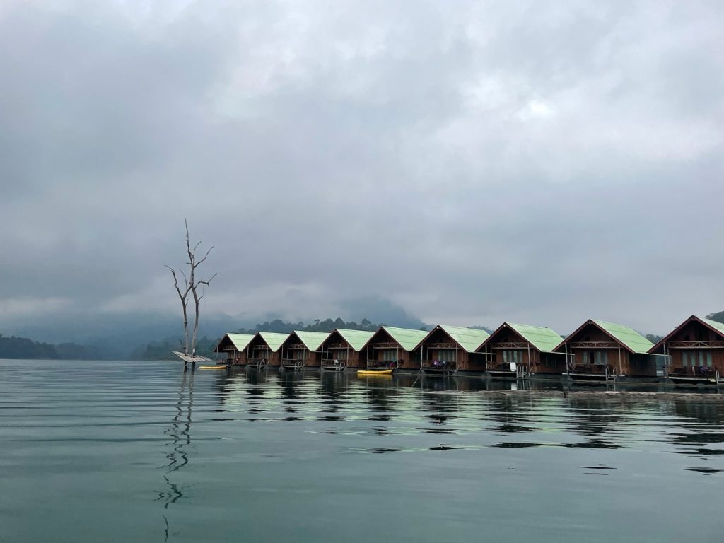 Cheow Larn Lake